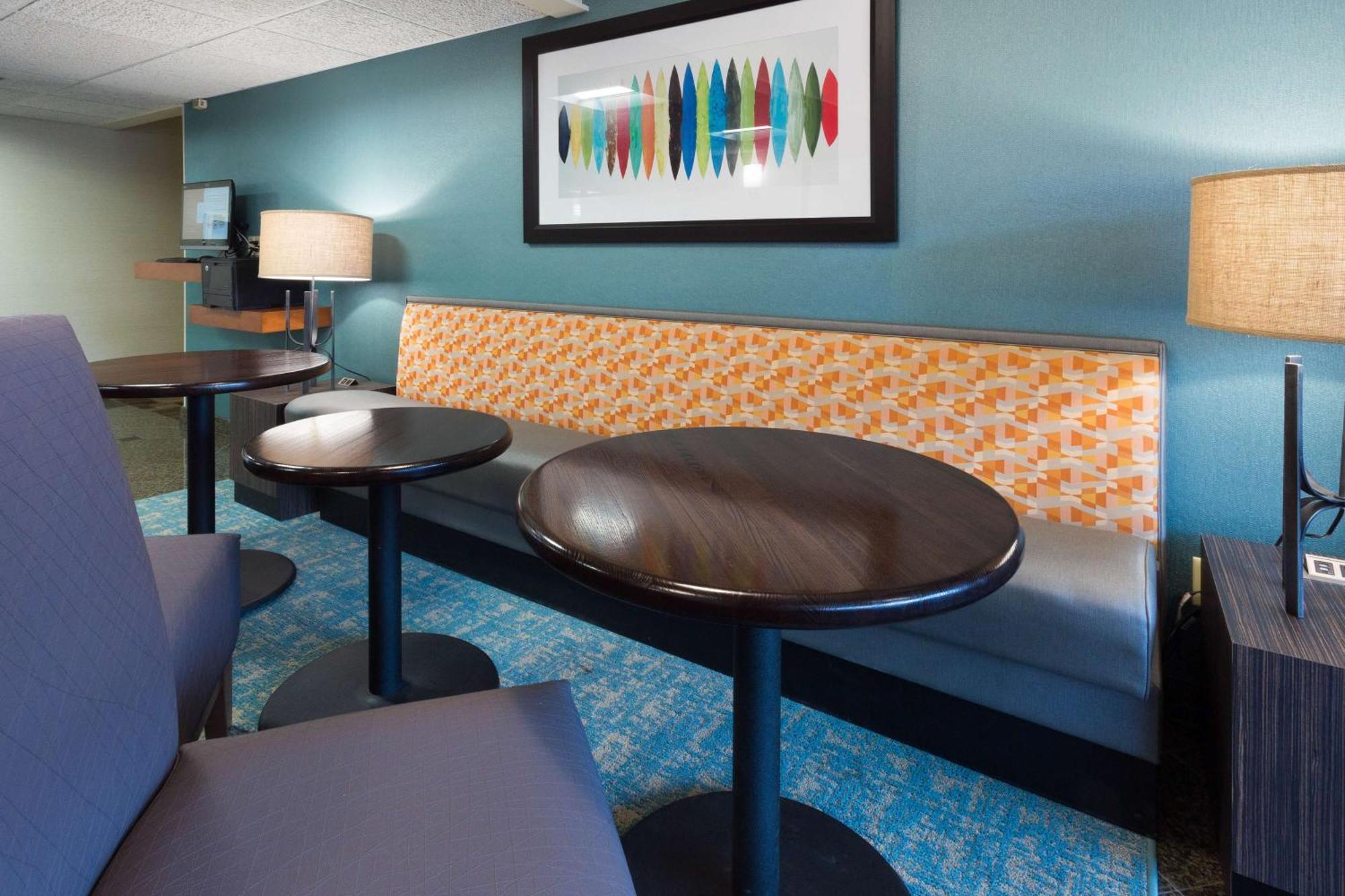 Drury Inn & Suites Columbia Stadium Boulevard Buitenkant foto